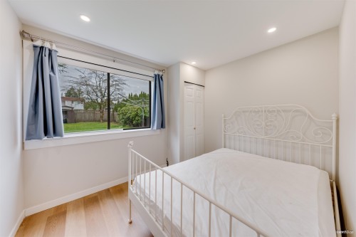 5571 Claude Avenue, Burnaby, BC 