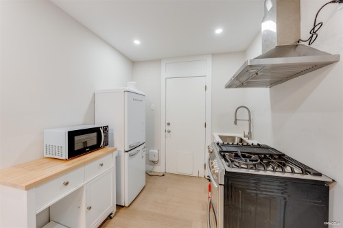 5571 Claude Avenue, Burnaby, BC 