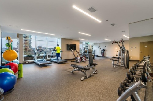 802-2181 Madison Avenue, Burnaby, BC 