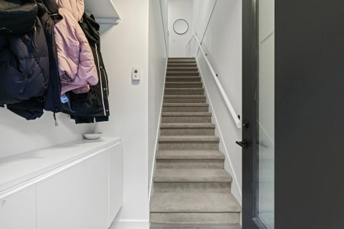 7-533 3Rd Street E, North Vancouver, BC 