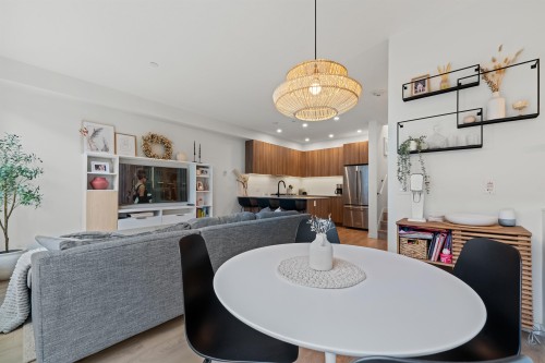 7-533 3Rd Street E, North Vancouver, BC 