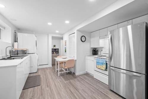 2524 Bendale Road, North Vancouver, BC 