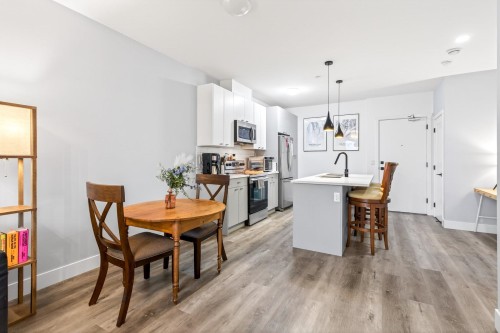 303-12320 222 Street, Maple Ridge, BC 