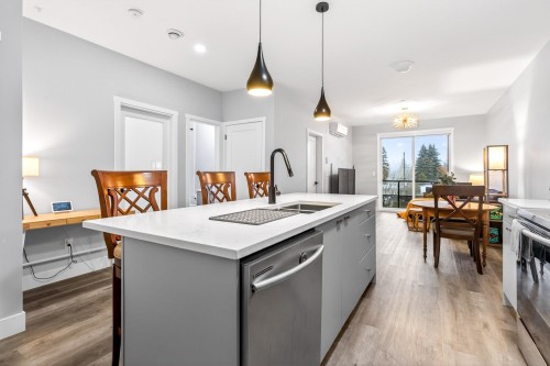 303-12320 222 Street, Maple Ridge, BC 