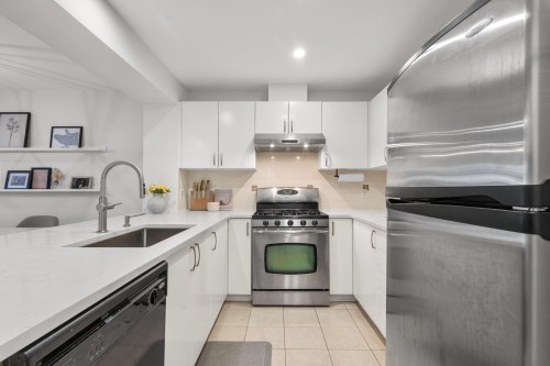 201-200 Klahanie Drive, Port Moody, BC 