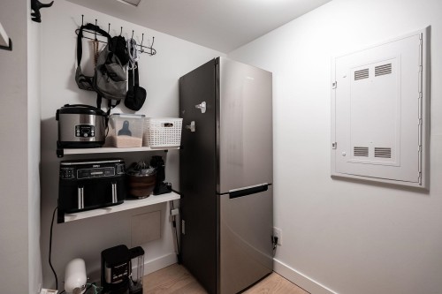 1801-4638 Gladstone Street, Vancouver, BC 