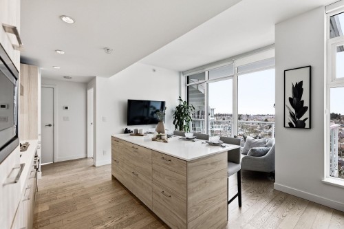 1801-4638 Gladstone Street, Vancouver, BC 