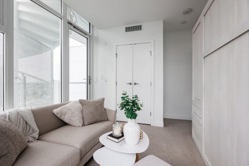 1801-4638 Gladstone Street, Vancouver, BC 