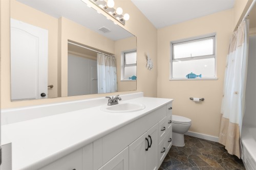 4967 Laurel Avenue, Sechelt, BC 