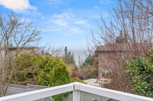 4967 Laurel Avenue, Sechelt, BC 