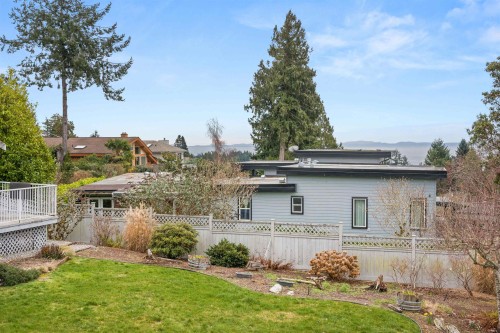 4967 Laurel Avenue, Sechelt, BC 