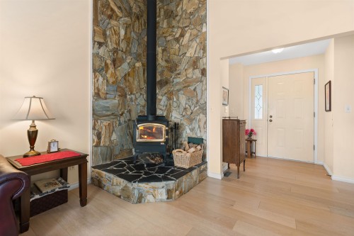 4967 Laurel Avenue, Sechelt, BC 