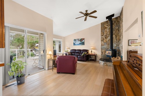 4967 Laurel Avenue, Sechelt, BC 