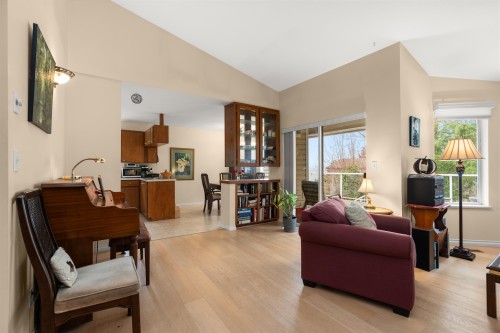 4967 Laurel Avenue, Sechelt, BC 