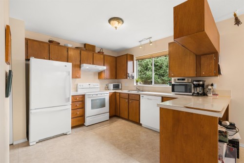 4967 Laurel Avenue, Sechelt, BC 