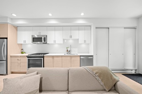 1419 1St Avenue E, Vancouver, BC 