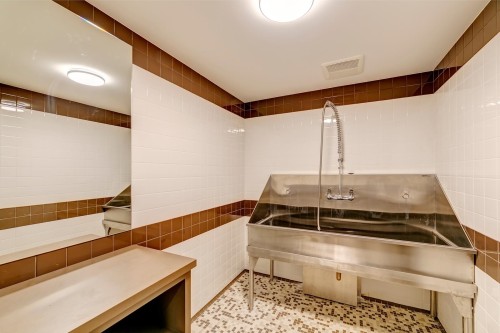 403-3100 Windsor Gate, Coquitlam, BC 