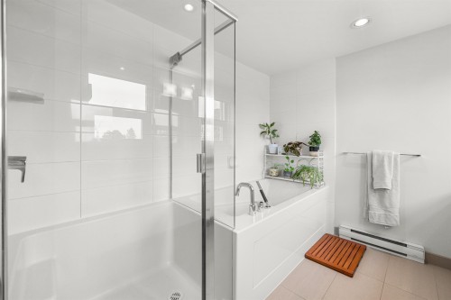 Th4-125 Columbia Street, New Westminster, BC 