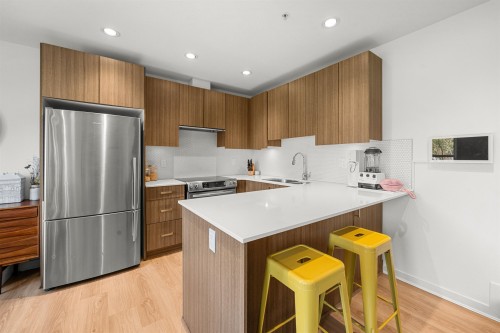 Th4-125 Columbia Street, New Westminster, BC 