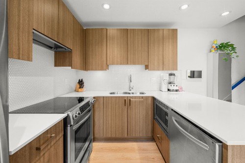 Th4-125 Columbia Street, New Westminster, BC 