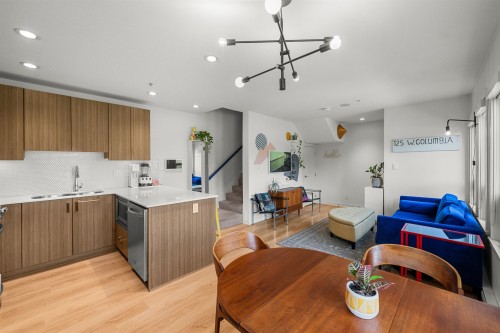 Th4-125 Columbia Street, New Westminster, BC 