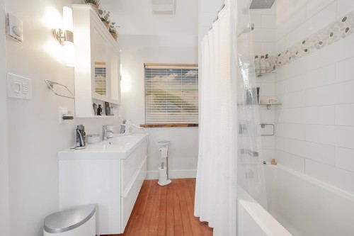 153 19Th Avenue W, Vancouver, BC 