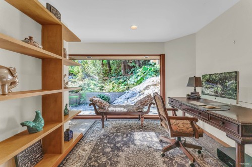 4651 Marine Drive, West Vancouver, BC 