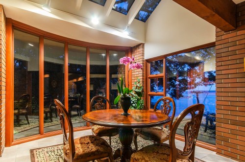 4651 Marine Drive, West Vancouver, BC 