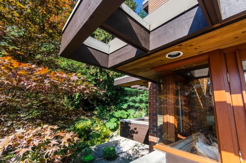 4651 Marine Drive, West Vancouver, BC 