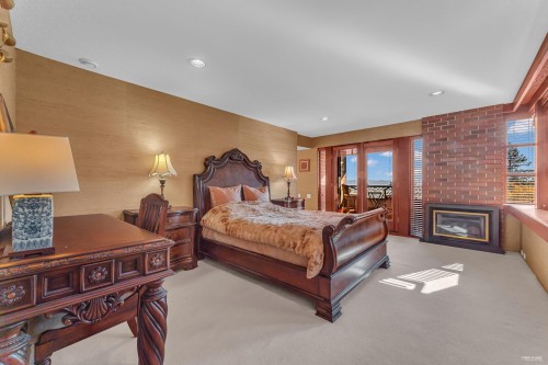 4651 Marine Drive, West Vancouver, BC 