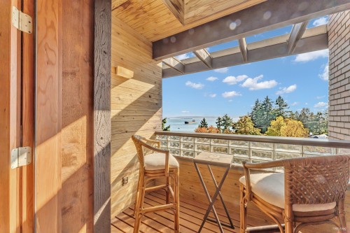 4651 Marine Drive, West Vancouver, BC 