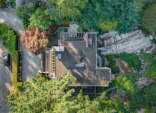 4651 Marine Drive, West Vancouver, BC 