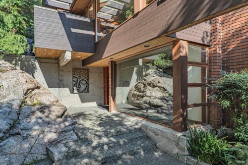 4651 Marine Drive, West Vancouver, BC 