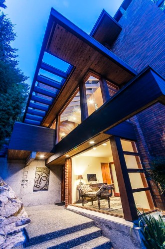 4651 Marine Drive, West Vancouver, BC 