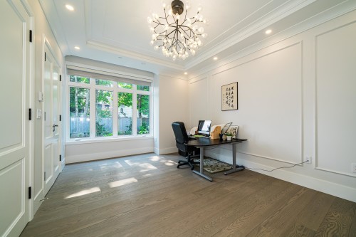 1048 Handsworth Road, North Vancouver, BC 