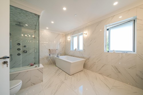 1048 Handsworth Road, North Vancouver, BC 