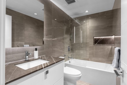 402-738 Broughton Street, Vancouver, BC 