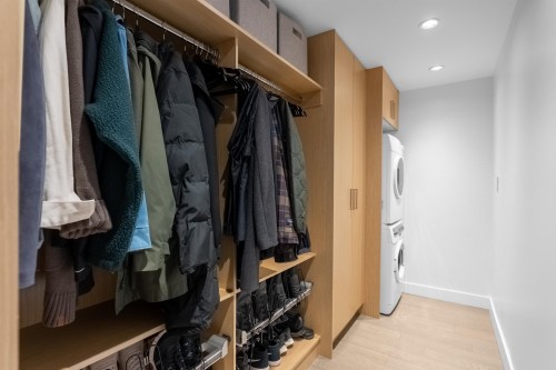 402-738 Broughton Street, Vancouver, BC 