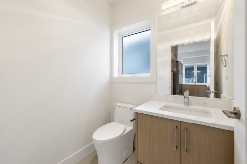 1-366 64Th Avenue E, Vancouver, BC 