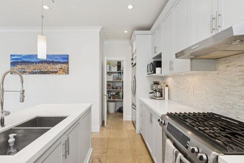 4-651 W 14Th St, North Vancouver, BC 