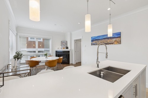 4-651 W 14Th St, North Vancouver, BC 