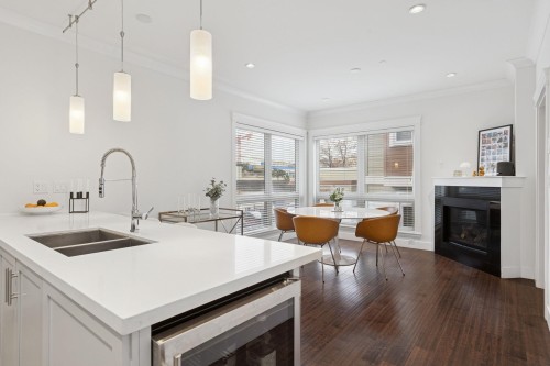 4-651 W 14Th St, North Vancouver, BC 