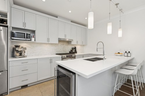 4-651 W 14Th St, North Vancouver, BC 