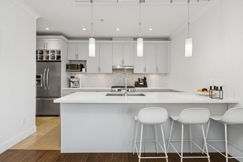 4-651 W 14Th St, North Vancouver, BC 