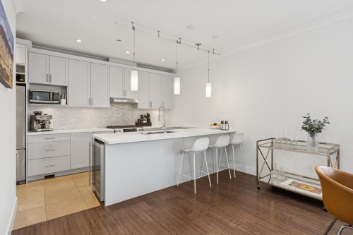 4-651 W 14Th St, North Vancouver, BC 