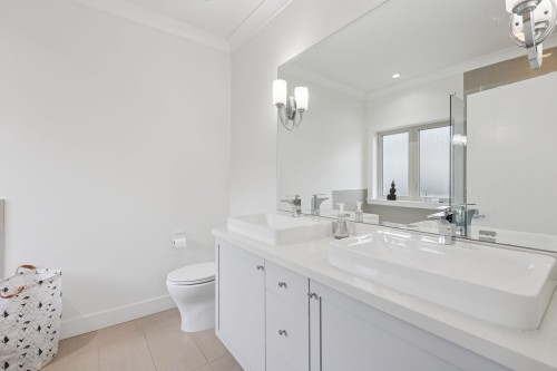 4-651 W 14Th St, North Vancouver, BC 