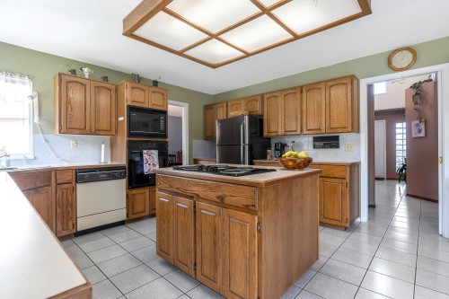 1859 Walnut Crescent, Coquitlam, BC 