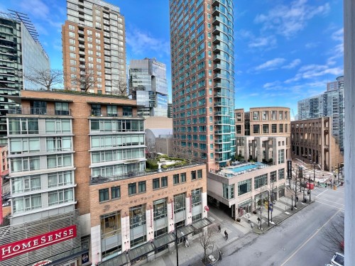 703-480 Robson Street, Vancouver, BC 