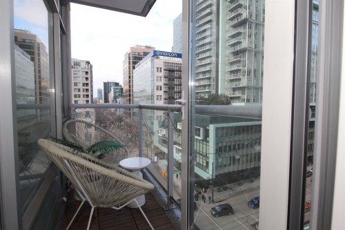 703-480 Robson Street, Vancouver, BC 
