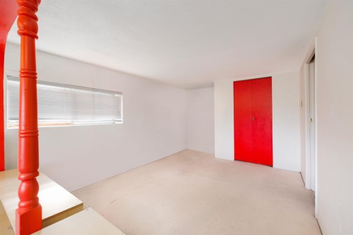 5045 Barker Crescent, Burnaby, BC 